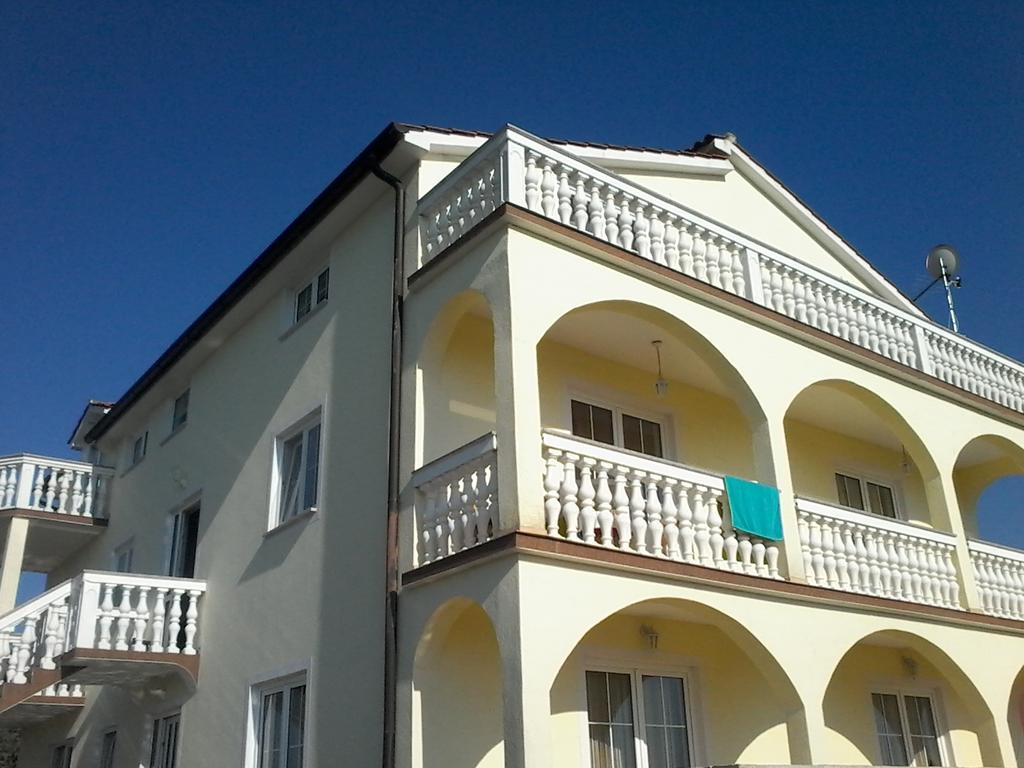 House Ariamare